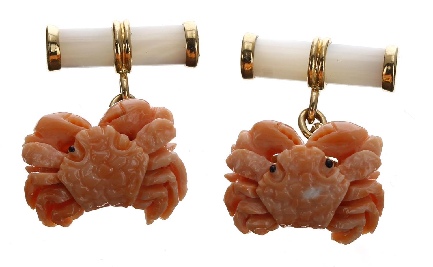Trianon - pair of unusual 18ct coral crab cufflinks with mother of pearl terminals in the original - Image 2 of 2
