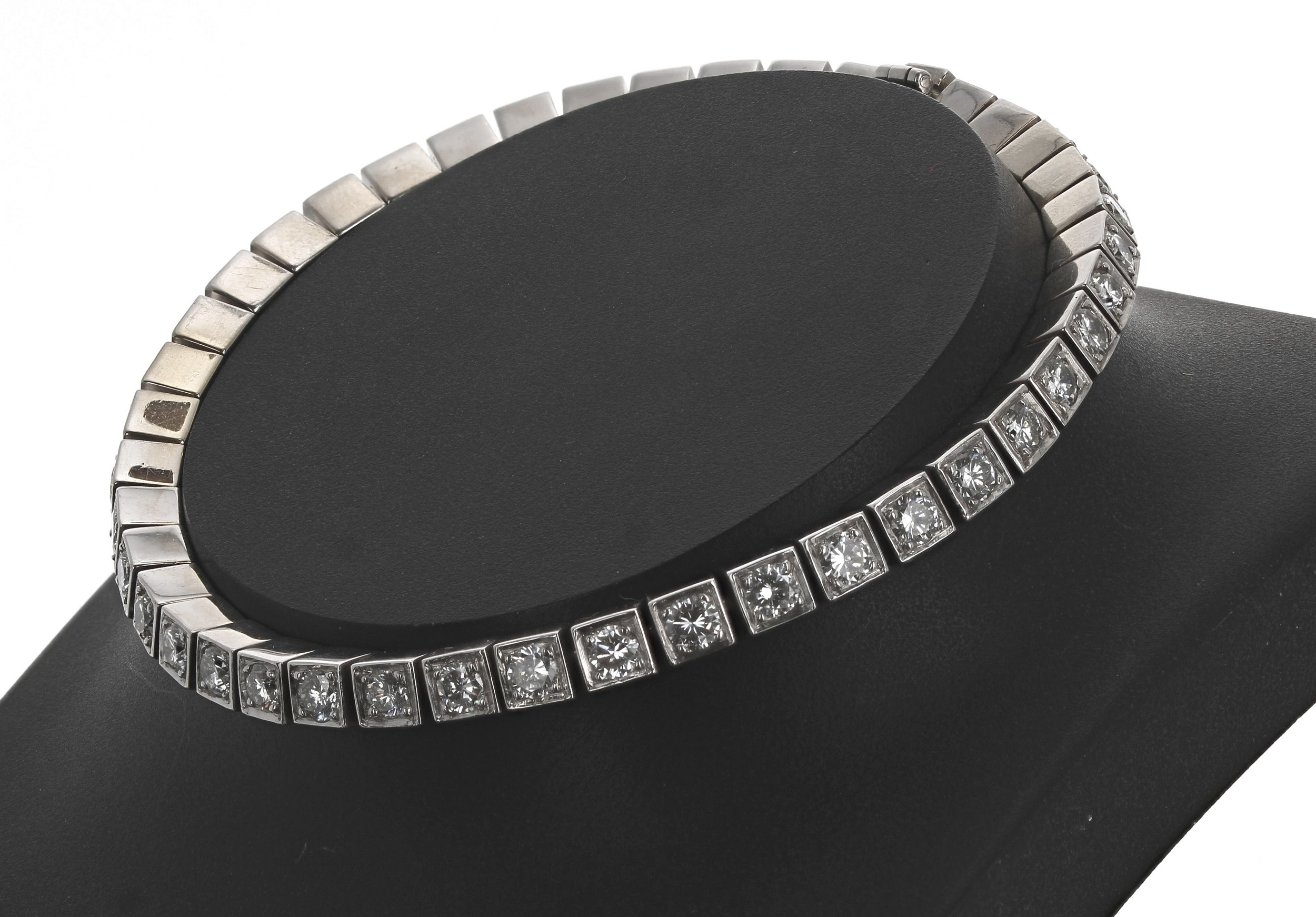Modern 18ct white gold diamond set tennis bracelet, round brilliant-cuts, estimated 4.00ct approx,