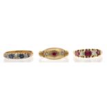 Victorian 18ct yellow gold claw set ruby and diamond five stone ring, London 1892, width 6mm, 3.3gm,