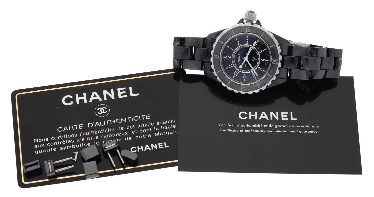 Chanel J12 black ceramic lady's wristwatch, reference no. H0682, serial no. YR99xxx, circa 2001, - Bild 2 aus 3