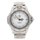 Tag Heuer 4000 Series automatic mid-size stainless steel gentleman's wristwatch, reference no. 699.