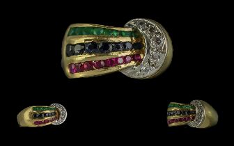 18ct Gold Pleasing Designed and Quality Gem Set Contemporary Fashion Ring, Set with Diamonds,