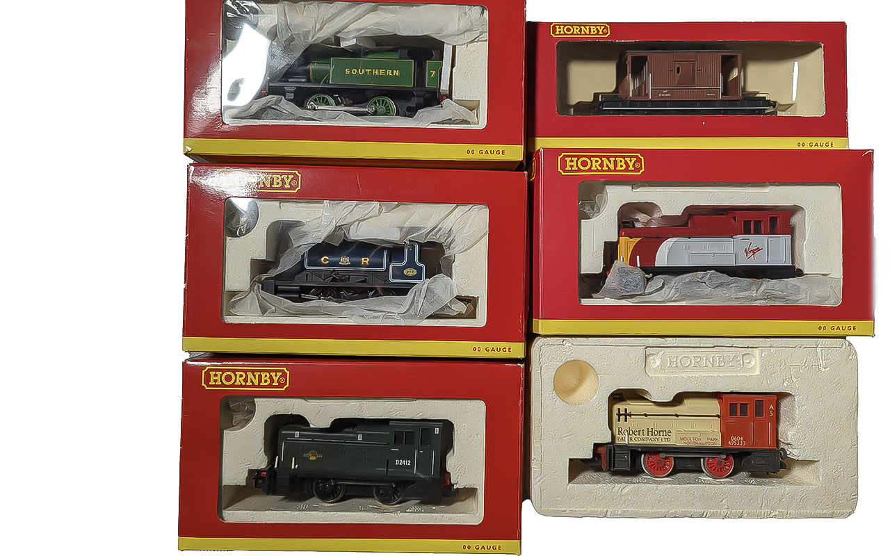 Hornby Train Interest OO Gauge Set To include Bachmann Branch Line Gresley A4 Limited Edition - Image 9 of 12