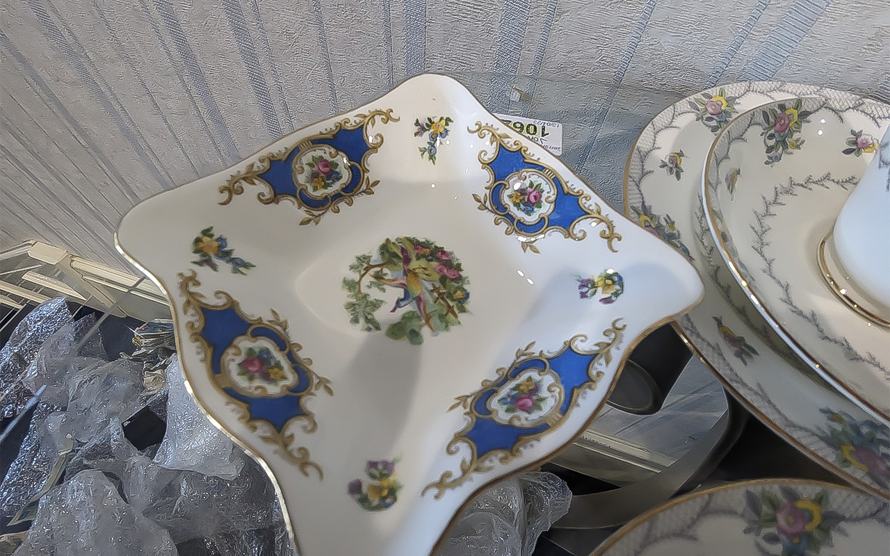 Grafton China Tea Service 'Pevensey', including six tea cups, six saucers, six side plates, sugar - Image 4 of 5