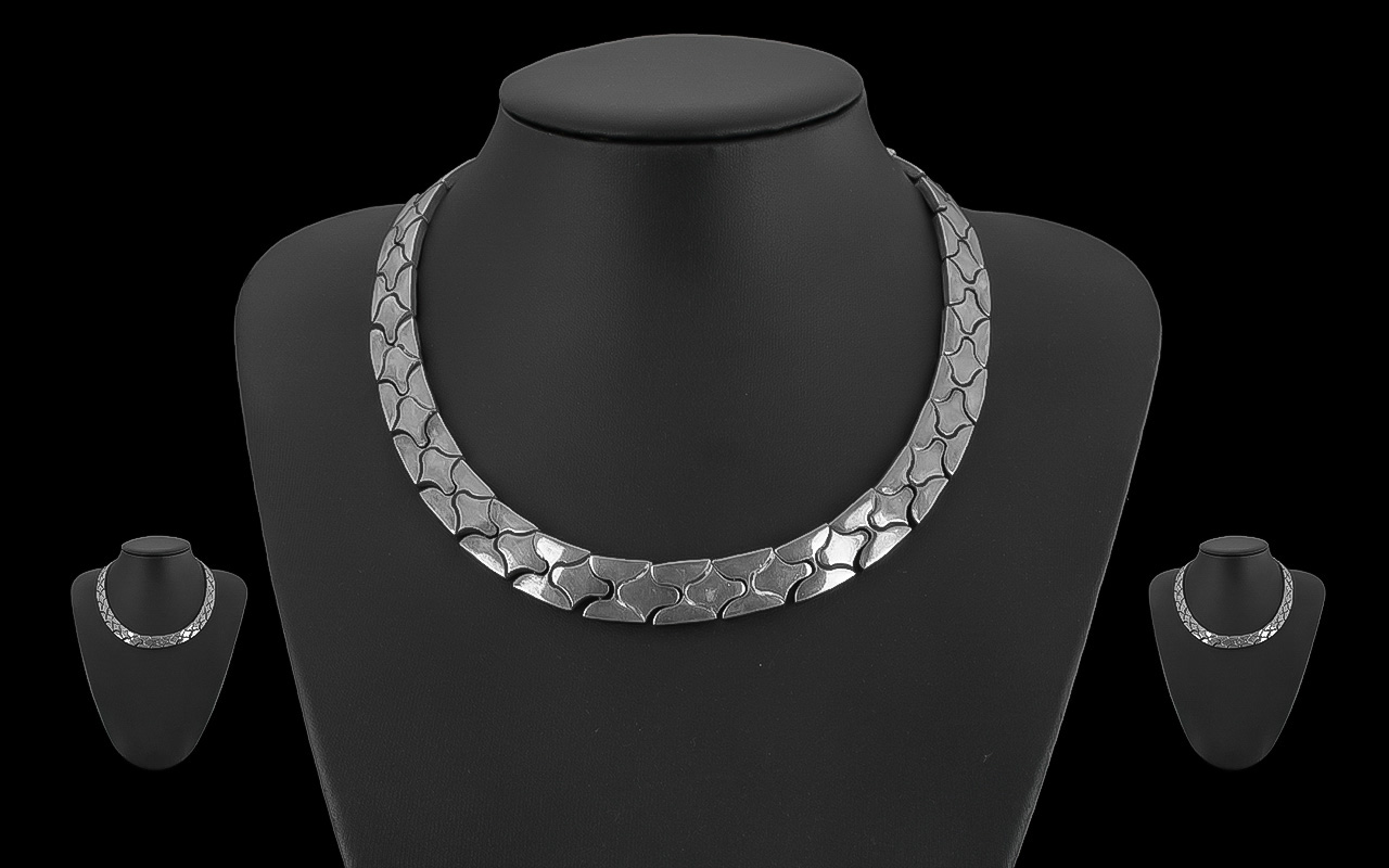 An Excellent Heavy Sterling Silver Neckl