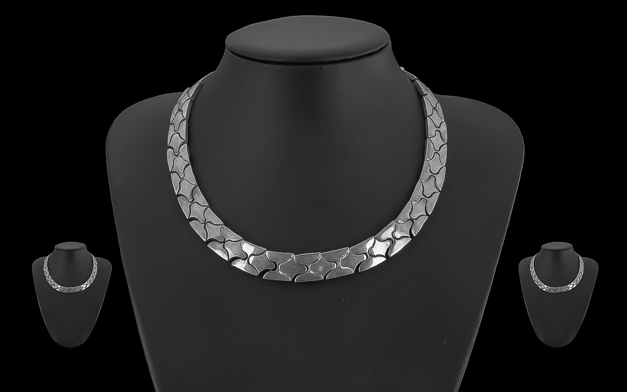 An Excellent Heavy Sterling Silver Neckl - Image 2 of 2