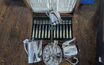 Cutlery Set of Fish Knives & Forks for Twelve, in fitted box with lift out trays, with key. Style '