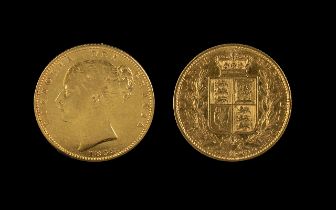 Queen Victoria 22ct Gold Shield Back Young Head Shield Back Full Sovereign, date 1852. Worn on the