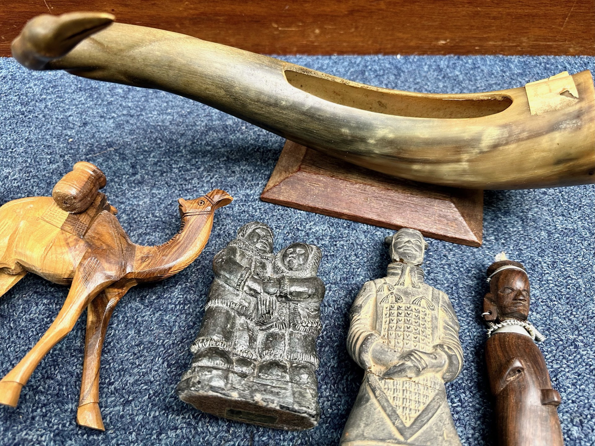 Collection of Tribal Items, including a finger piano, flint axe head, horn, carved figures, bone - Image 2 of 3