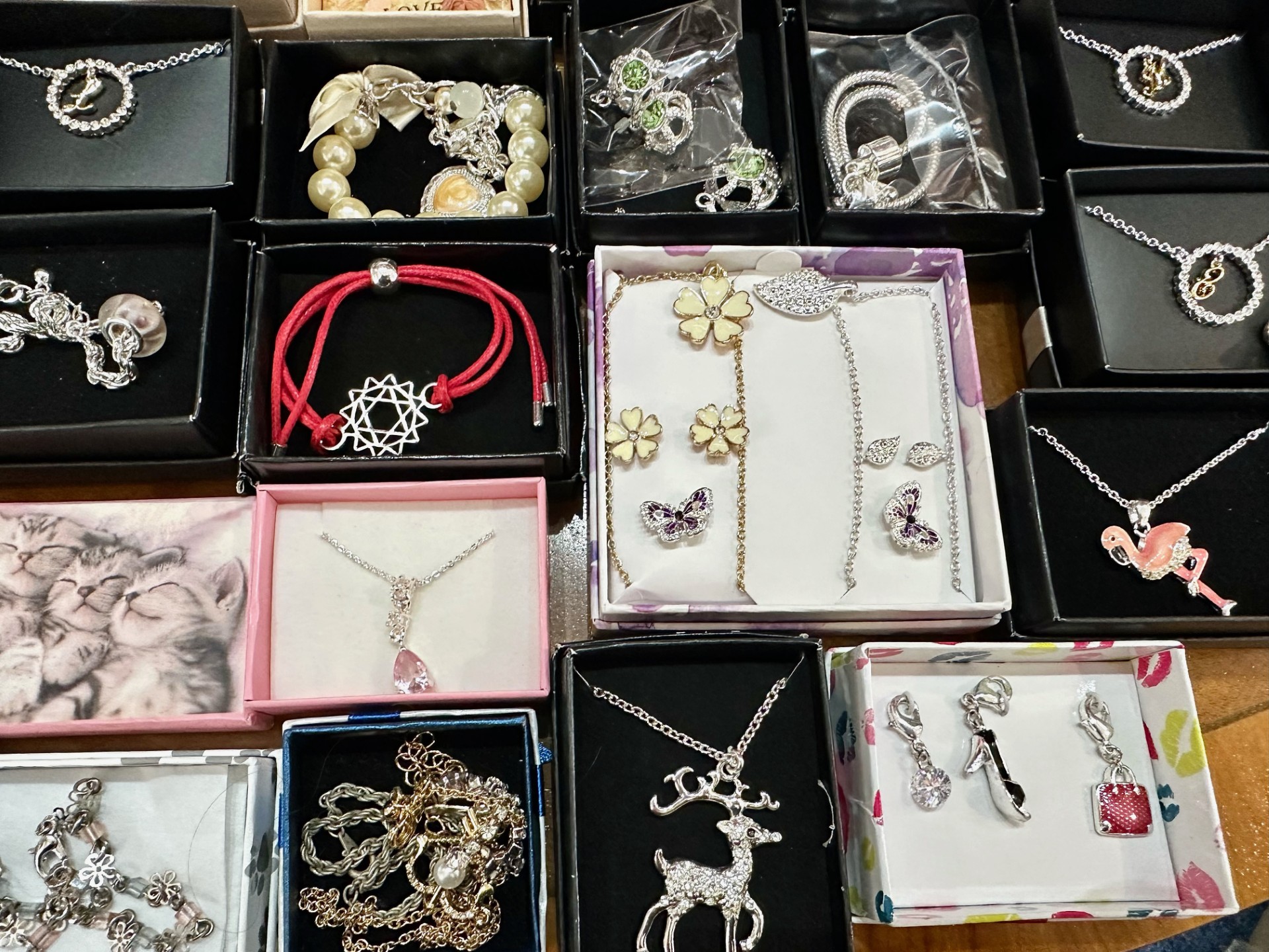 Large Box of Costume Jewellery, boxed and as new, mostly Avon, including chains, necklaces, beaded - Image 4 of 6