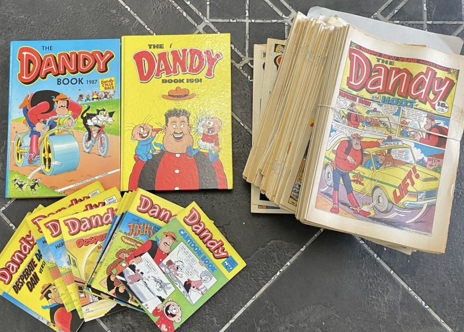 Two Boxes of Dandy & Beano Annuals & Comics, 141 in total, comprising Beano -70 comics (1979- - Image 3 of 3