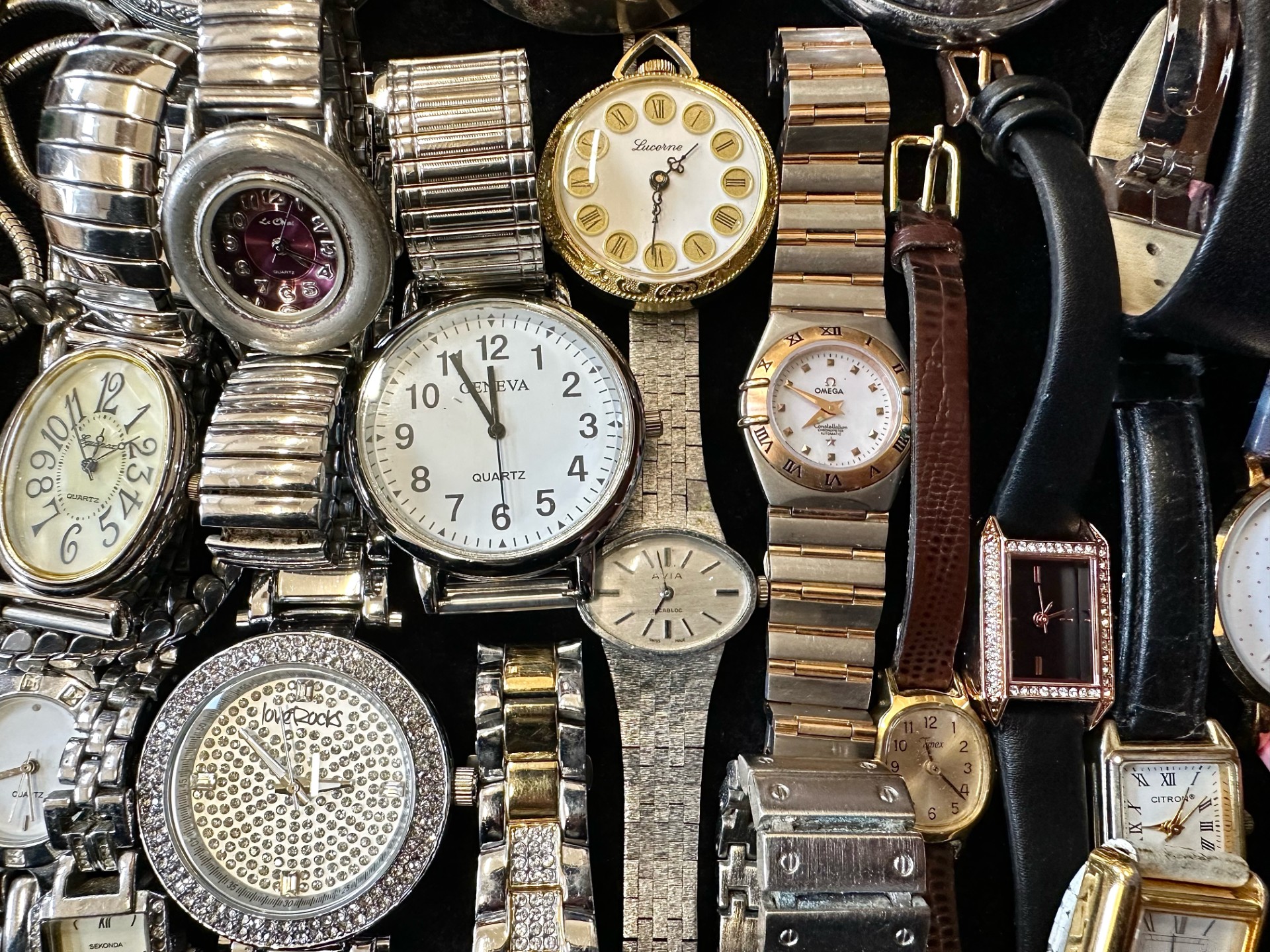 Collection of Ladies & Gent's Wristwatches, leather and bracelet straps, comprising Accurist, Royal, - Image 3 of 4