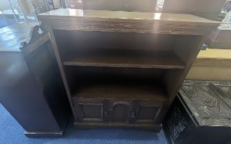 Early/Mid Century Oak Bookcase, two shelves, height 40'' x width 33'' x 10'' depth.