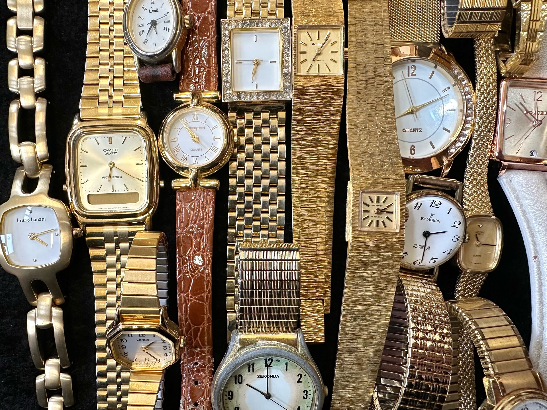 Collection of Ladies & Gent's Wristwatches, leather and bracelet straps, comprising Accurist, Royal, - Image 4 of 4