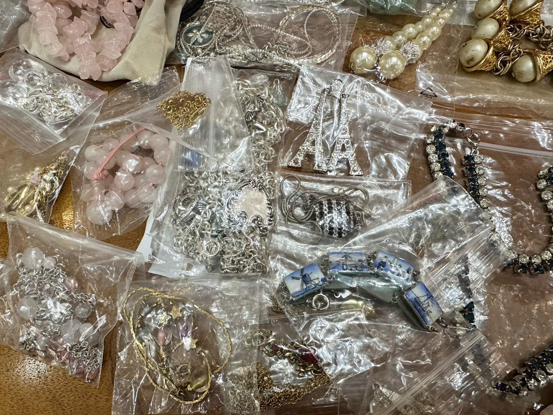 Box of Quality Costume Jewellery, comprising chains, beads, brooches, pendants, bracelets, - Image 3 of 7