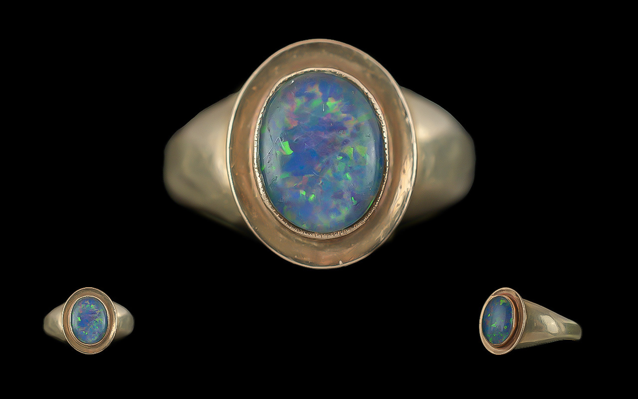 Ladies 9ct Gold - Pleasing Single Stone Opal Set Ring. Marked 9ct to Interior of Shank. The Oval
