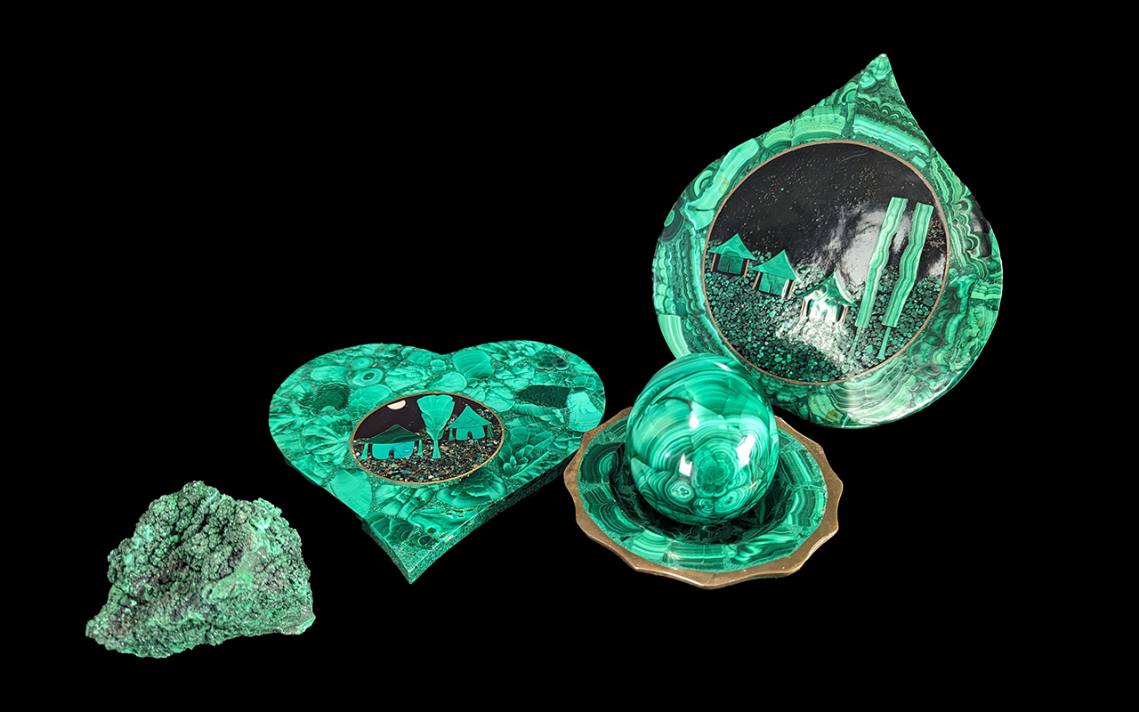 Collection of Malachite Items, comprising two heart shaped plaques, an egg, a malachite stone, and a