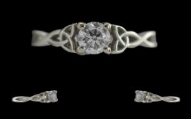 Ladies 18ct White Gold Celtic Love Knott Single Stone Diamond Set Ring - Marked 18ct To Interior