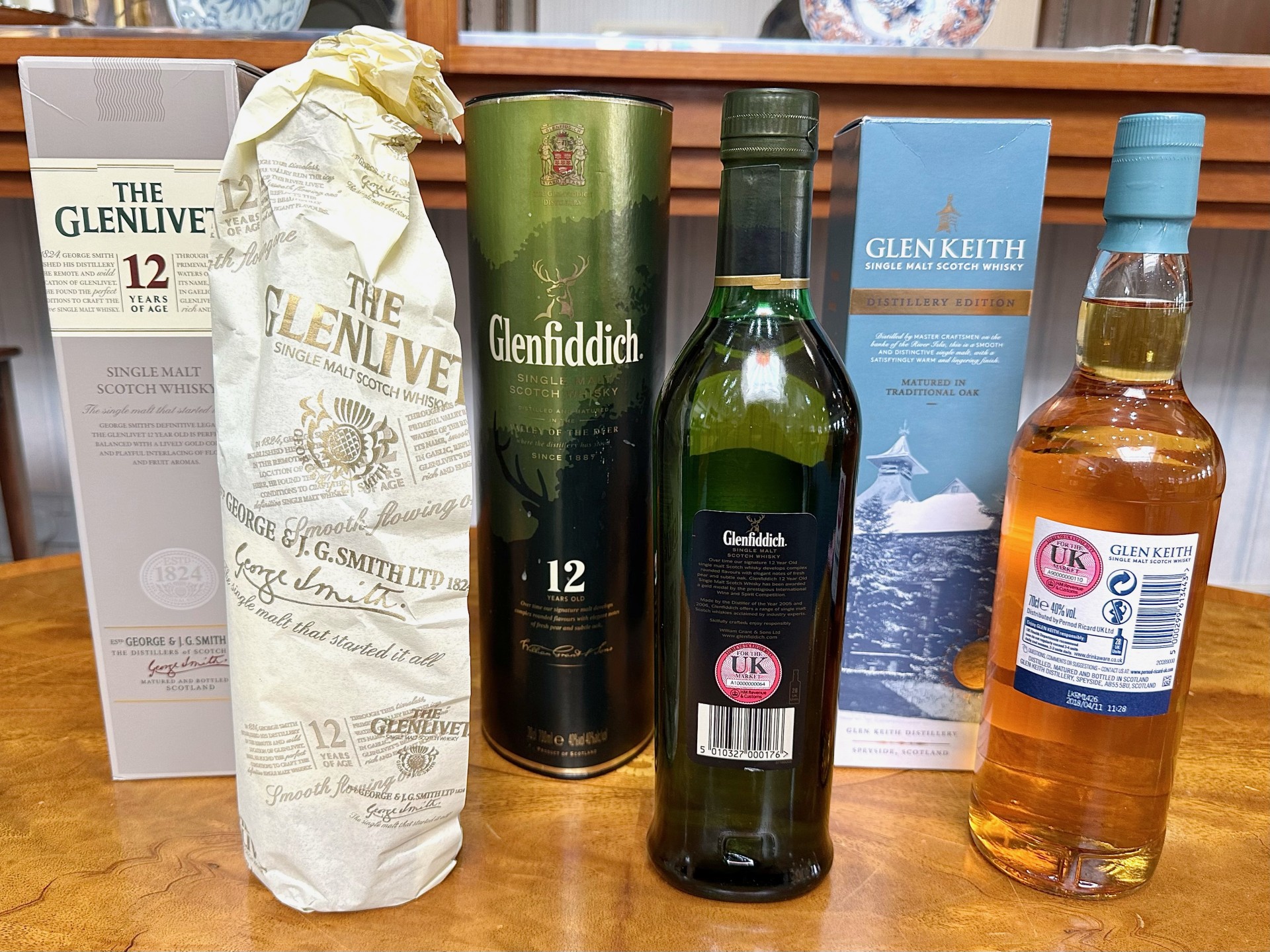 Three Bottles of Boxed Whisky, comprising Glenfiddich 12 Year Old Single Malt, Glenlivet 12 year old - Image 2 of 2