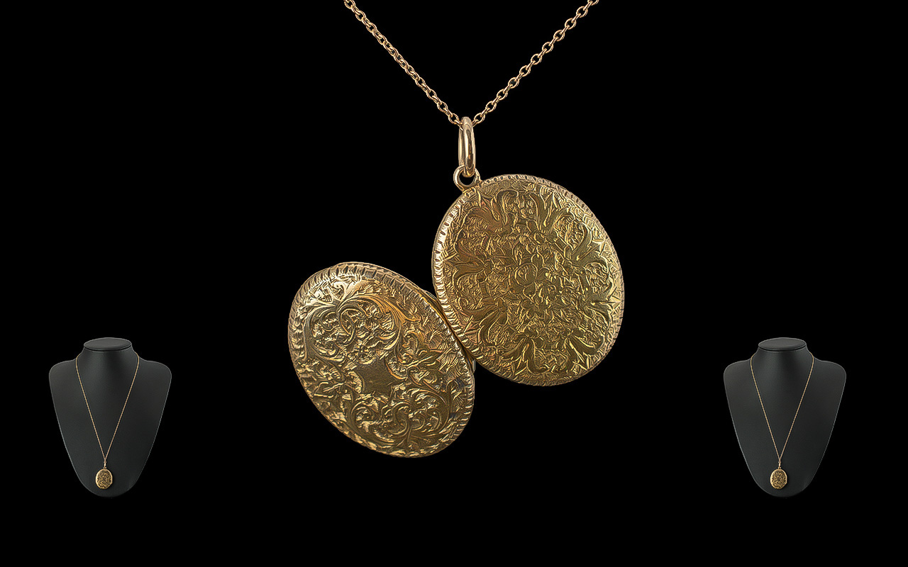 Edwardian Period 1901 - 1910 15ct Gold Double Hinged Locket Attached to 9ct Gold Chain.