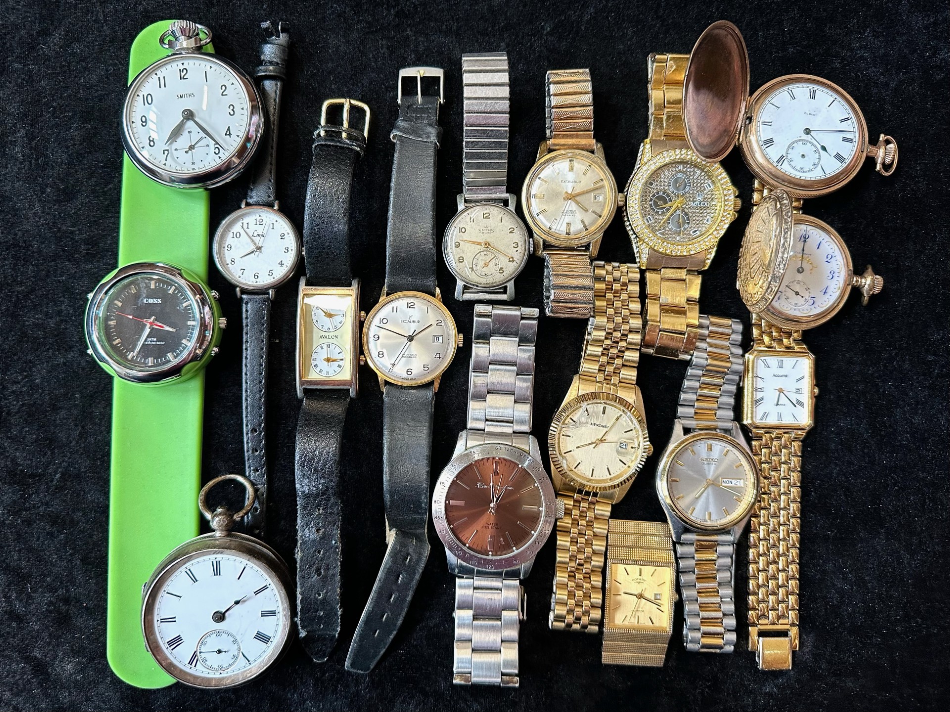 Collection of Assorted Ladies & Gentleman's Wristwatches, bracelet and leather straps, including