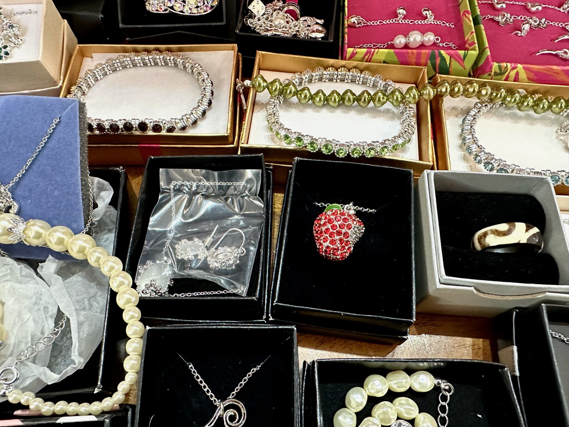 Large Box of Costume Jewellery, boxed and as new, mostly Avon, including chains, necklaces, beaded - Image 3 of 6
