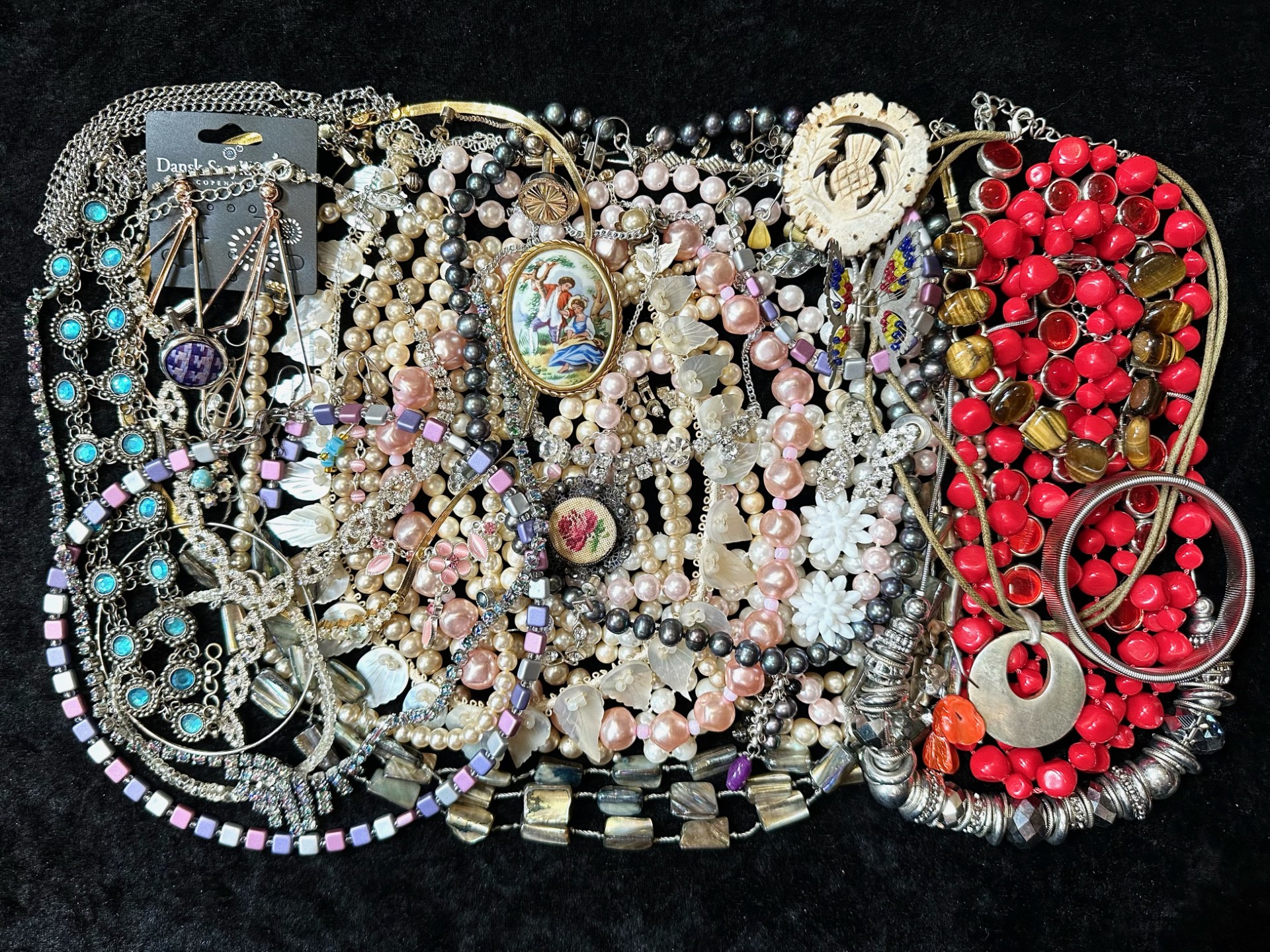 Collection of Quality Costume Jewellery, comprising beads, pearls, crystal set necklaces, shell