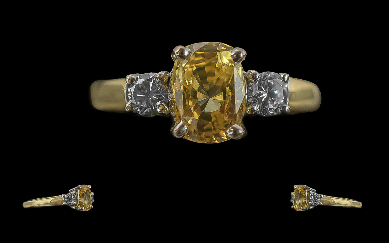 Ladies - Attractive 18ct Gold 3 Stone Diamond and Citrine Set Dress Ring. Full Hallmark to