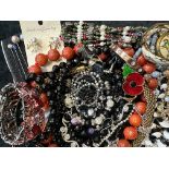 A Collection of Vintage Costume Jewellery to include necklaces, pearls, brooches, gold tone