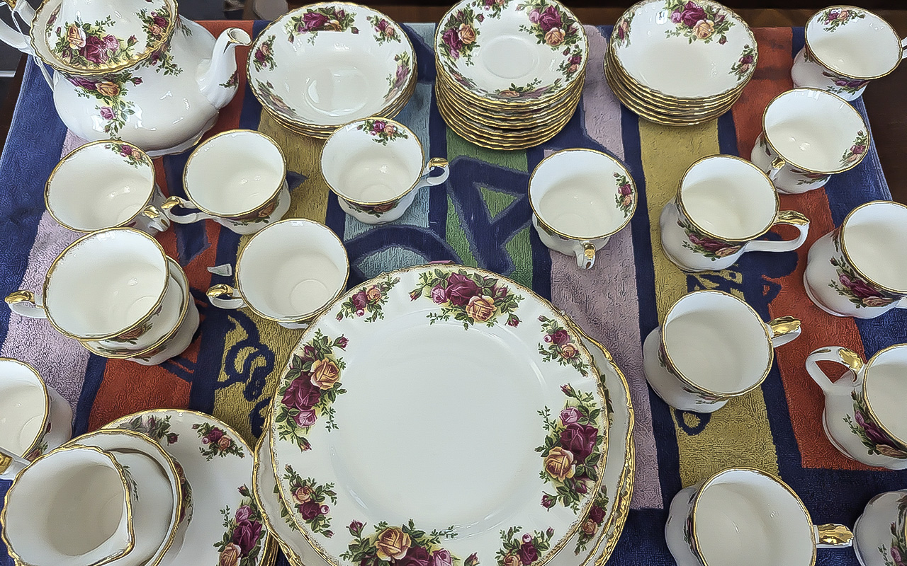 Royal Albert 'Old Country Roses' Tea/Dinner Service, comprising tea pot, milk jug, sugar bowl, ten - Image 2 of 4