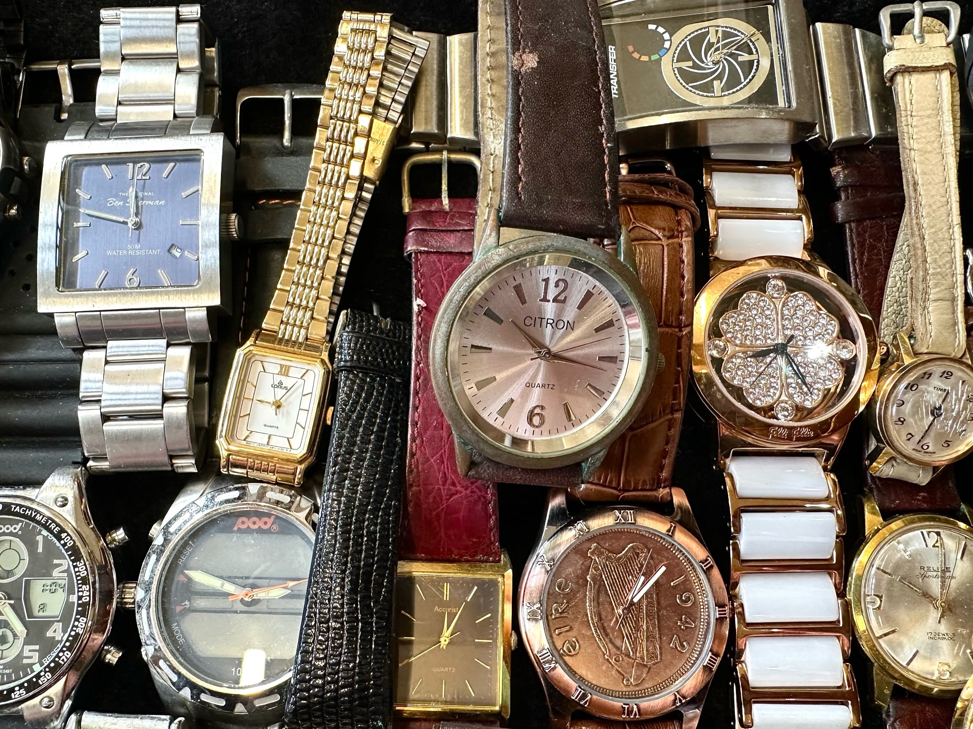 Large Collection of Ladies & Gentleman's Wristwatches, bracelet and leather straps, makes include - Image 5 of 5