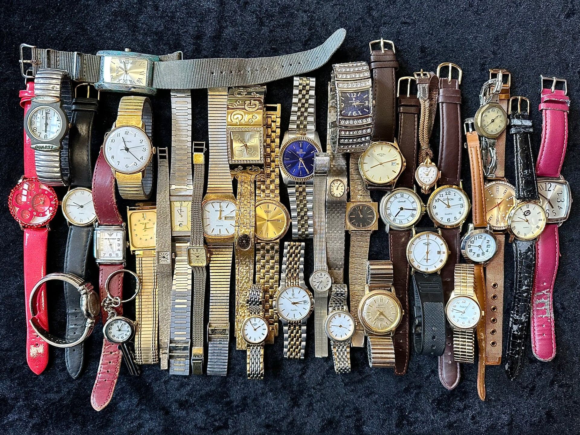 Collection of Assorted Mainly Boxed Wrist Watches. Various makes and all in good order but quartz do