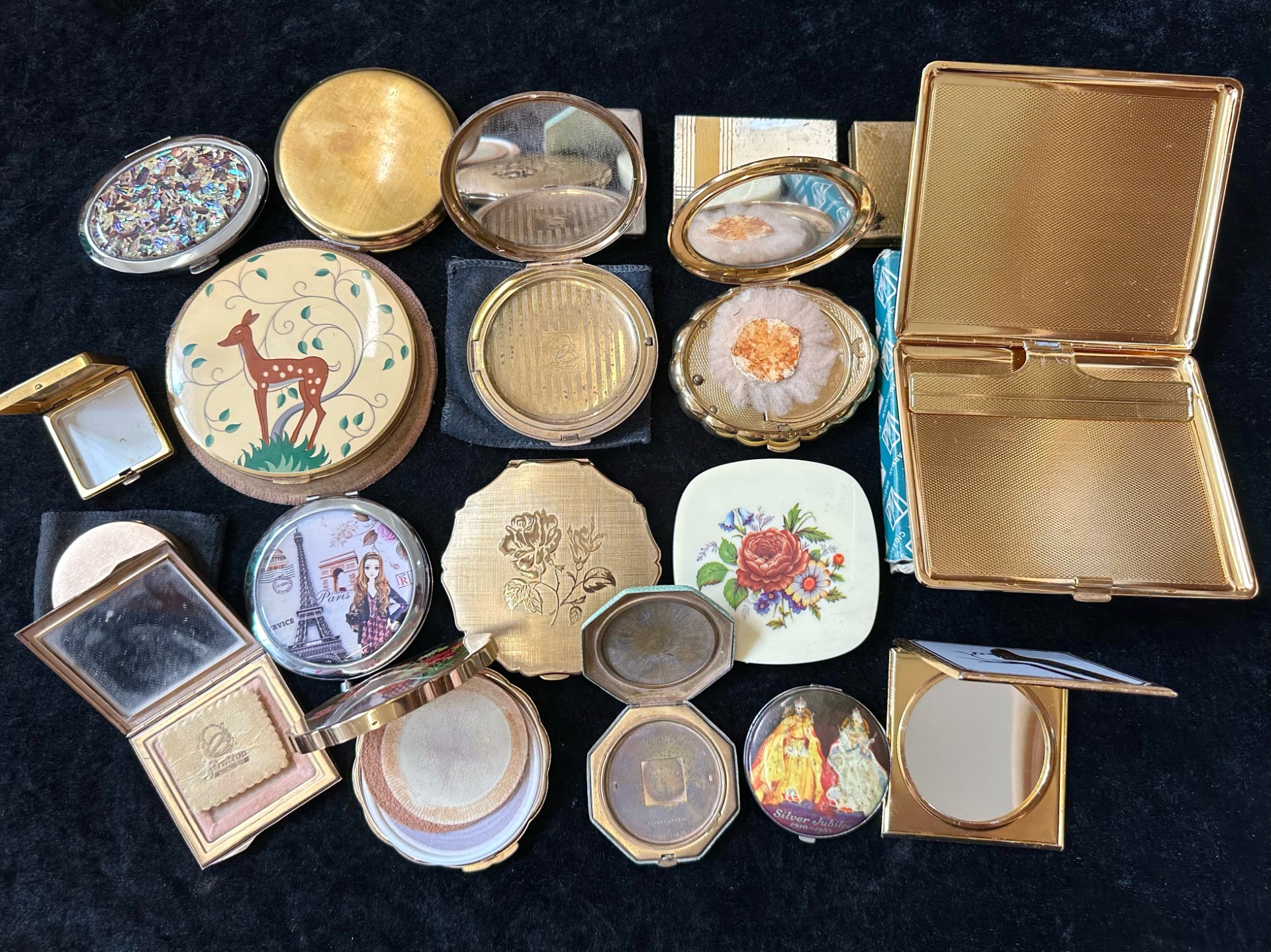 Large Collection of Vintage Ladies Compacts, comprising a musical KGU 'Minuelle', Iris floral - Image 2 of 5