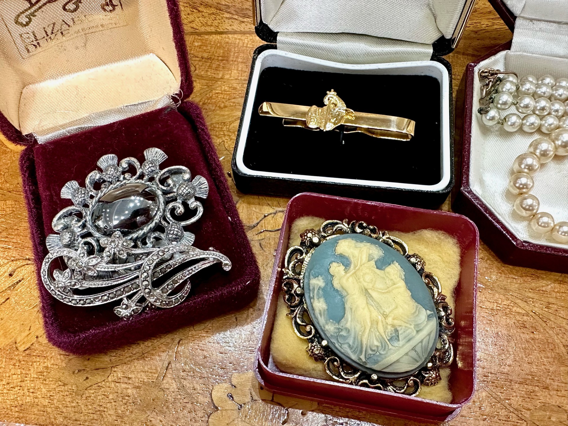 Mixed Lot of Collectibles, to include a gold plated ladies Bering wristwatch, a new leather - Image 3 of 4