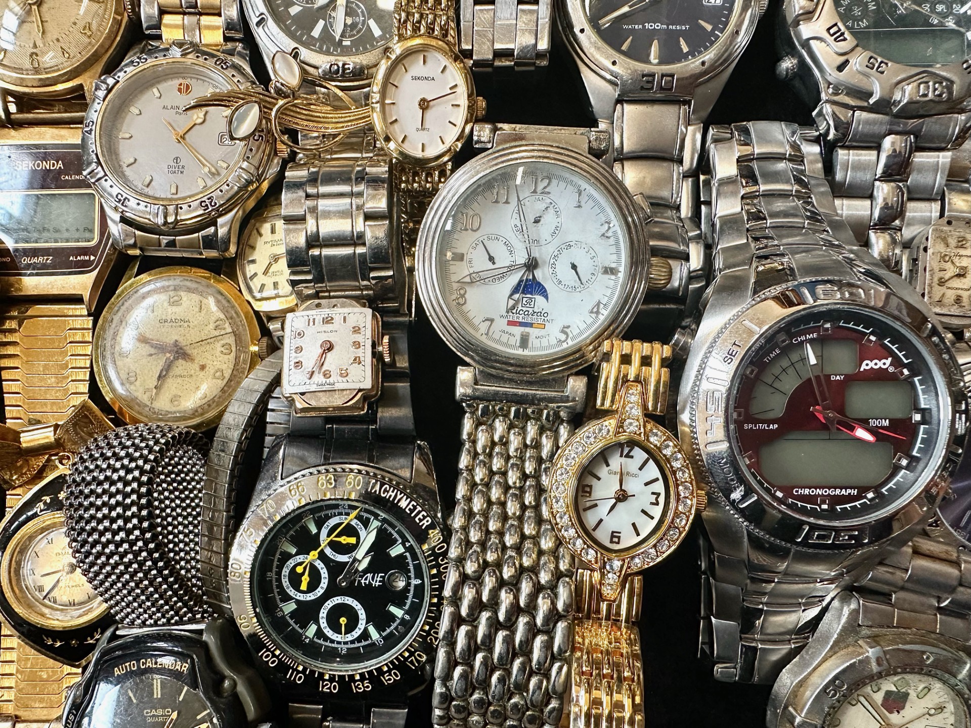 A Collection of Ladies & Gentleman's Wristwatches, mostly boxed to include Sekonda, Timex, Lorus, - Image 4 of 6