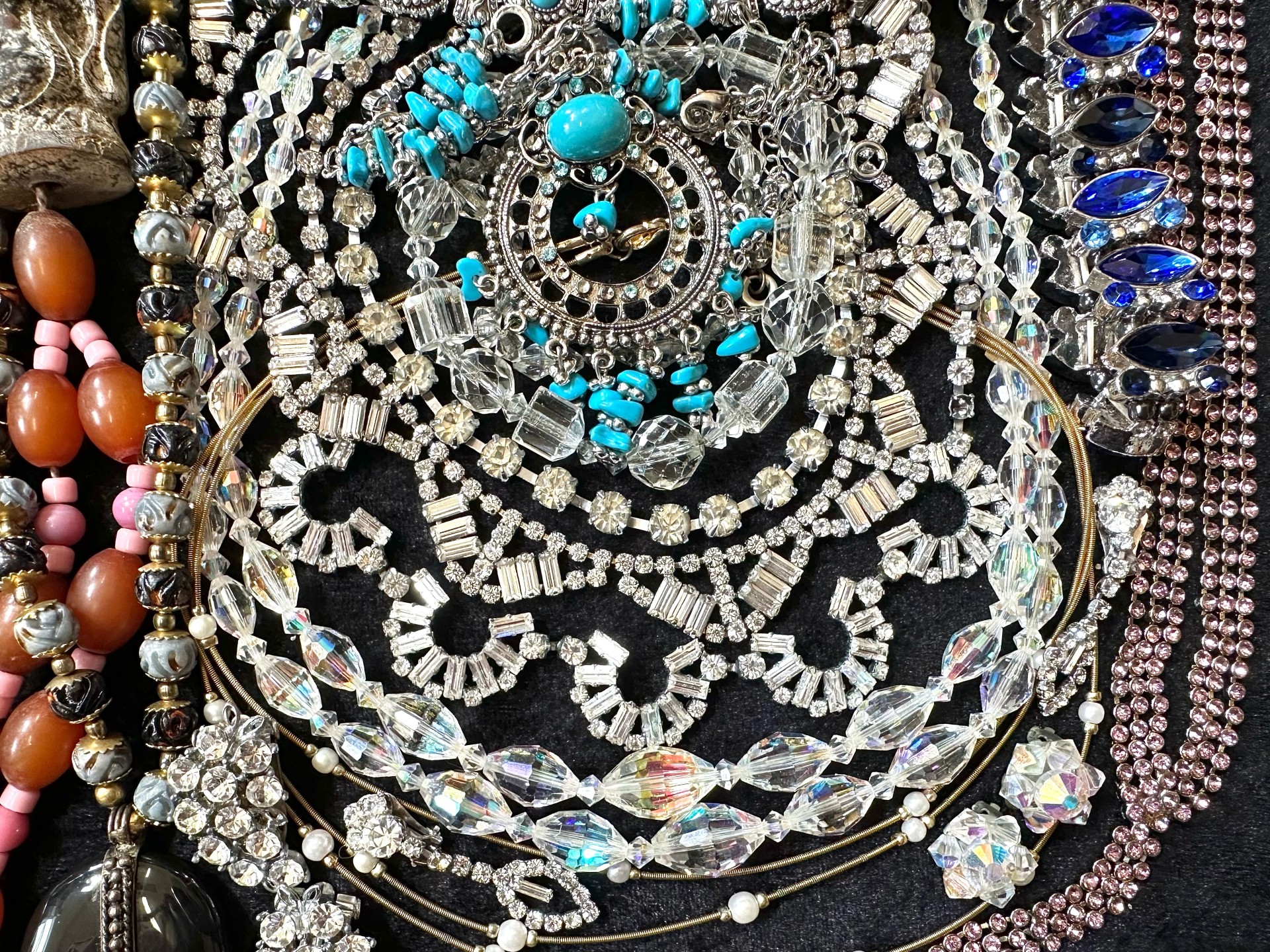 Costume jewellery amber - malachite - glass necklaces. large amount of costume jewellery, - Image 4 of 4