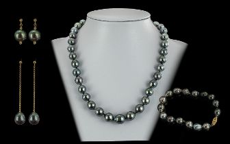 London Pearl Fine Cultured Pearls Ladies Superb Quality Cultured Black Pearl Necklace with 18ct Gold