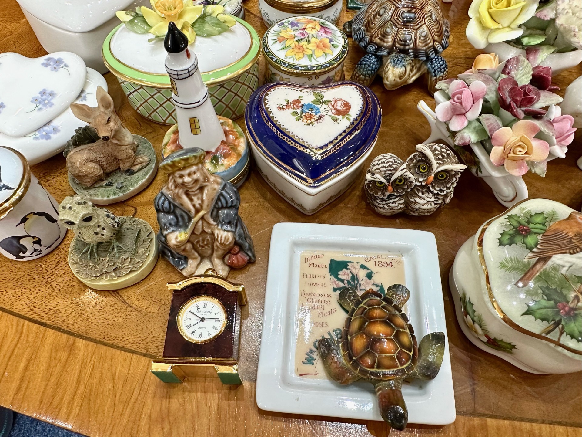 Box of Miscellaneous Pottery Items, including a quantity of assorted trinket boxes, small ornaments, - Image 2 of 5