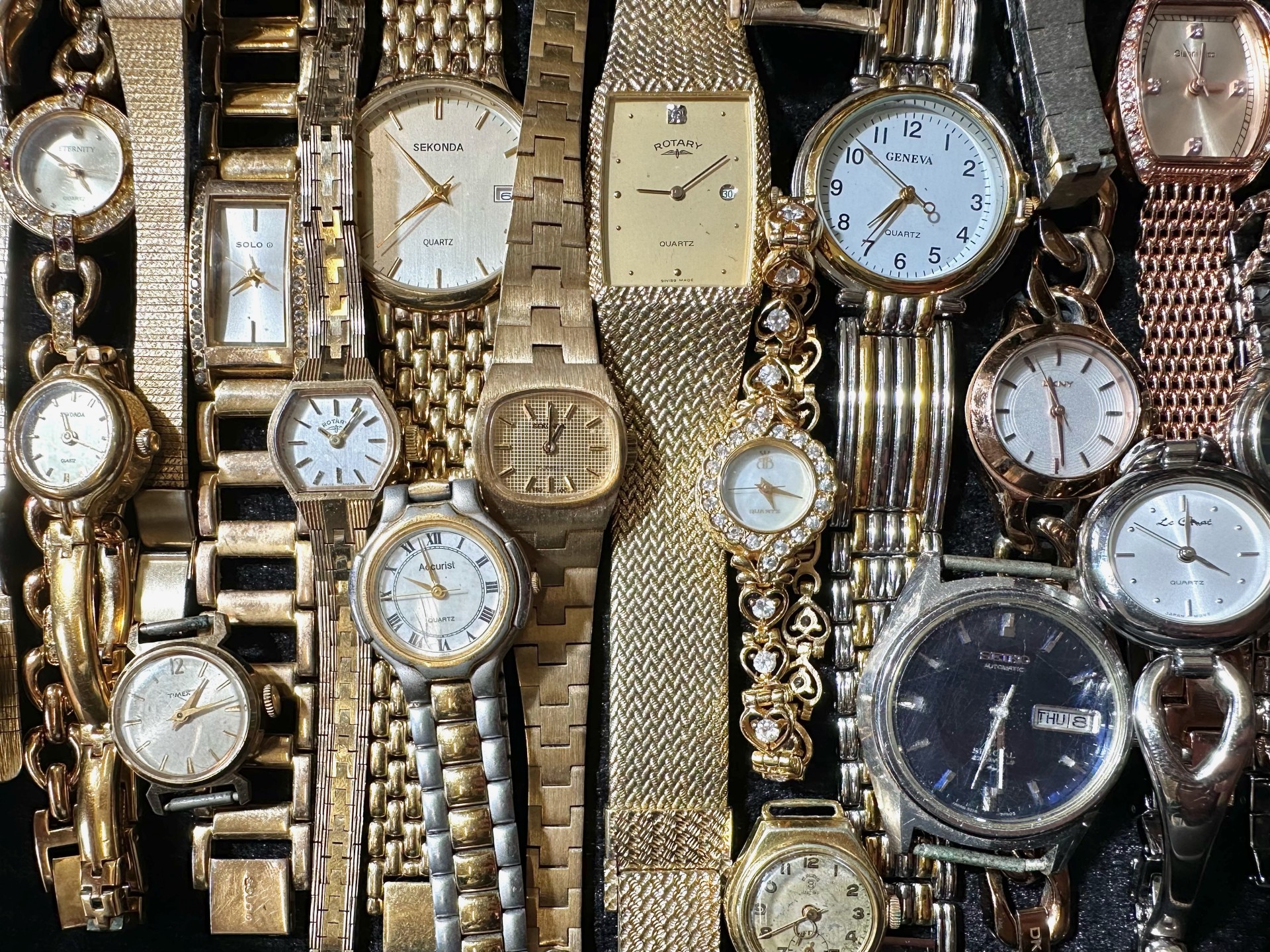 Collection of Ladies & Gentlemen's Wristwatches, leather and bracelet straps, various makes - Image 3 of 4