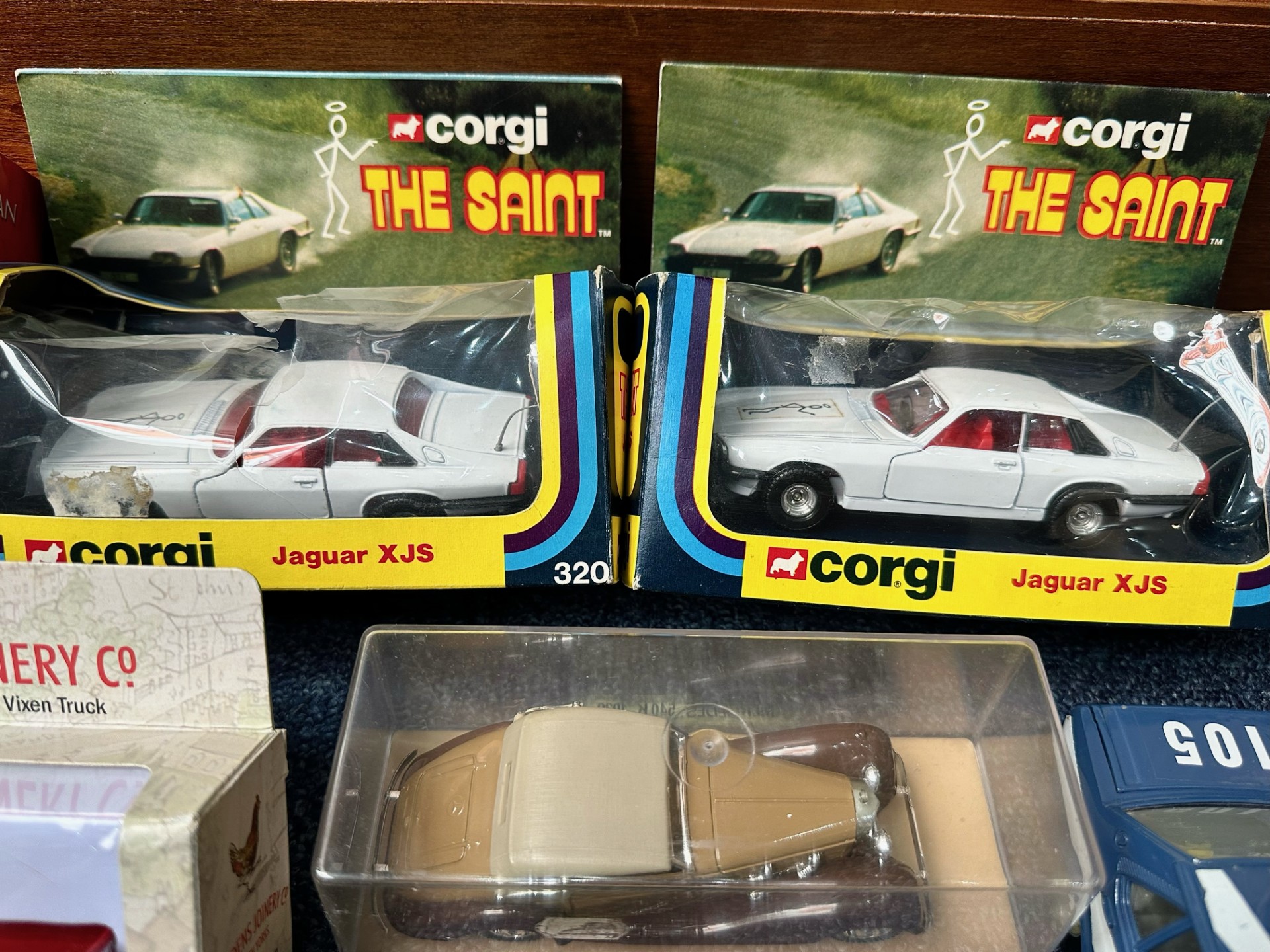 A Collection of Loose and Boxed Cars to include Corgi The London Scene, Cooper Tires 1947 Ford Sedan - Bild 3 aus 5