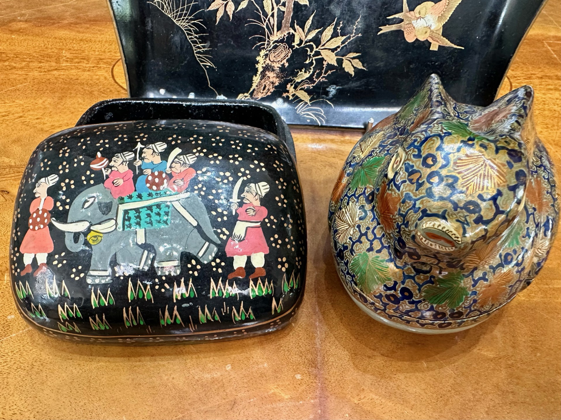 Three Victorian Papier Mache Items, including a lidded box, a box in the form of a duck, and a crumb - Bild 2 aus 2