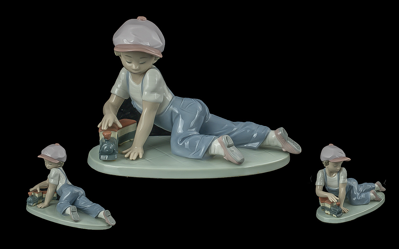 Lladro Collectors Society Members Only - Annual Ltd Edition Figure 1992 ' All Abroad ' Model No