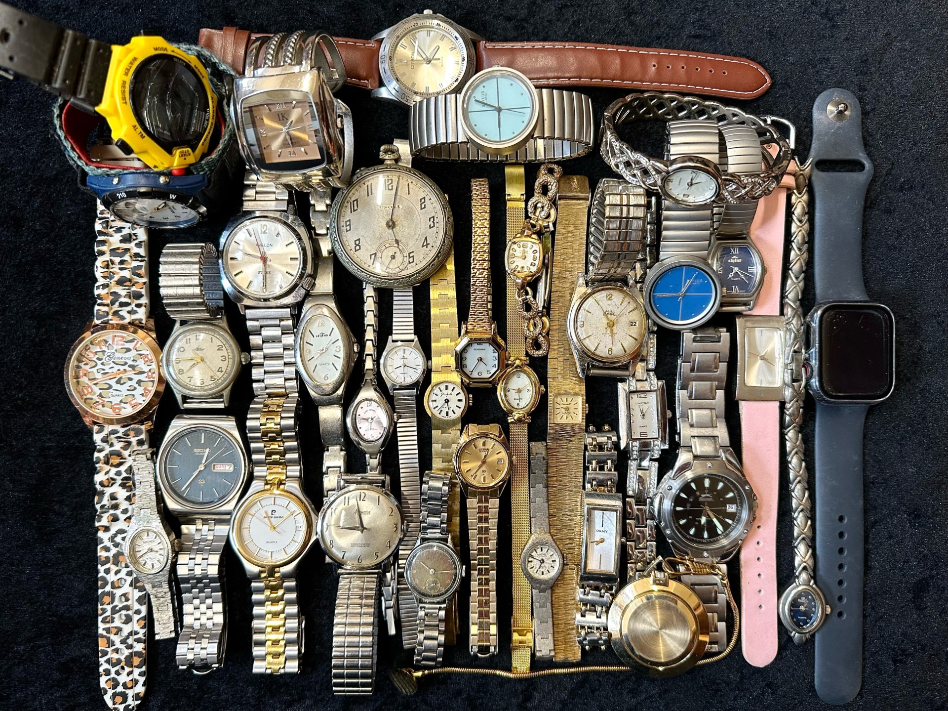 Collection of Ladies & Gentlemen's Wristwatches, leather and bracelet straps, various makes