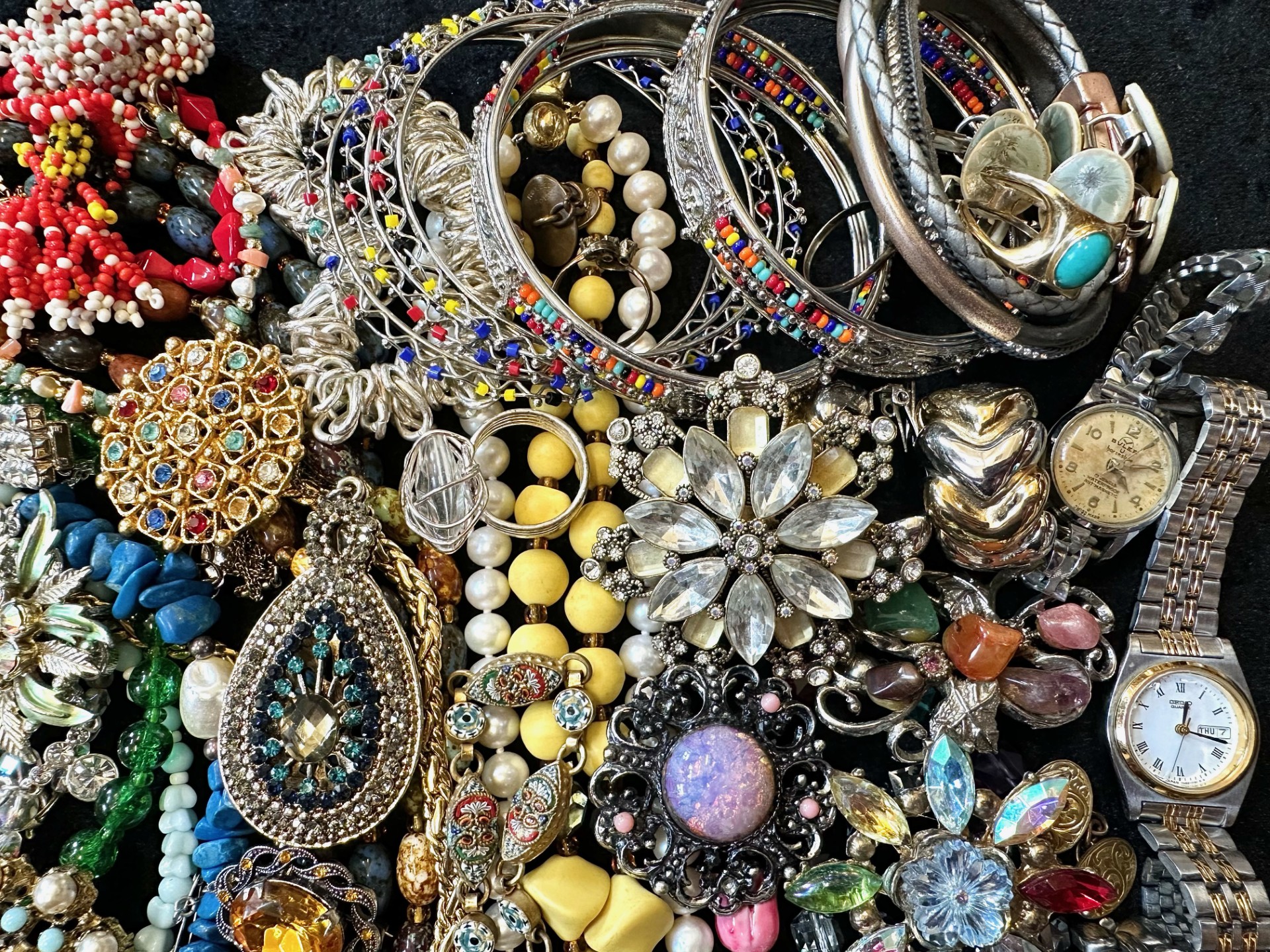 Large collection of costume jewellery. mixed lot - includes necklaces, beads, rings, Seiko watch, - Image 4 of 4