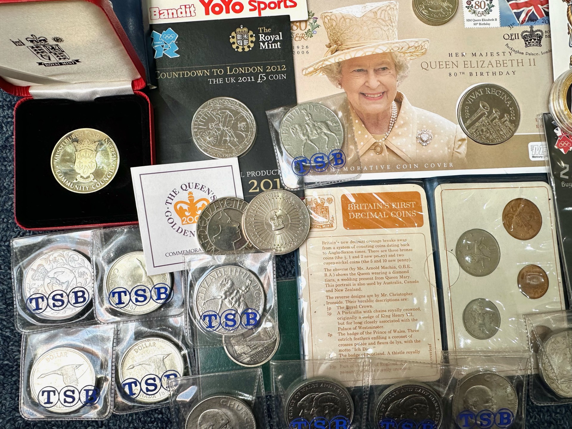 Large Collection of Coins. lots of royal mint and others. - Image 2 of 6