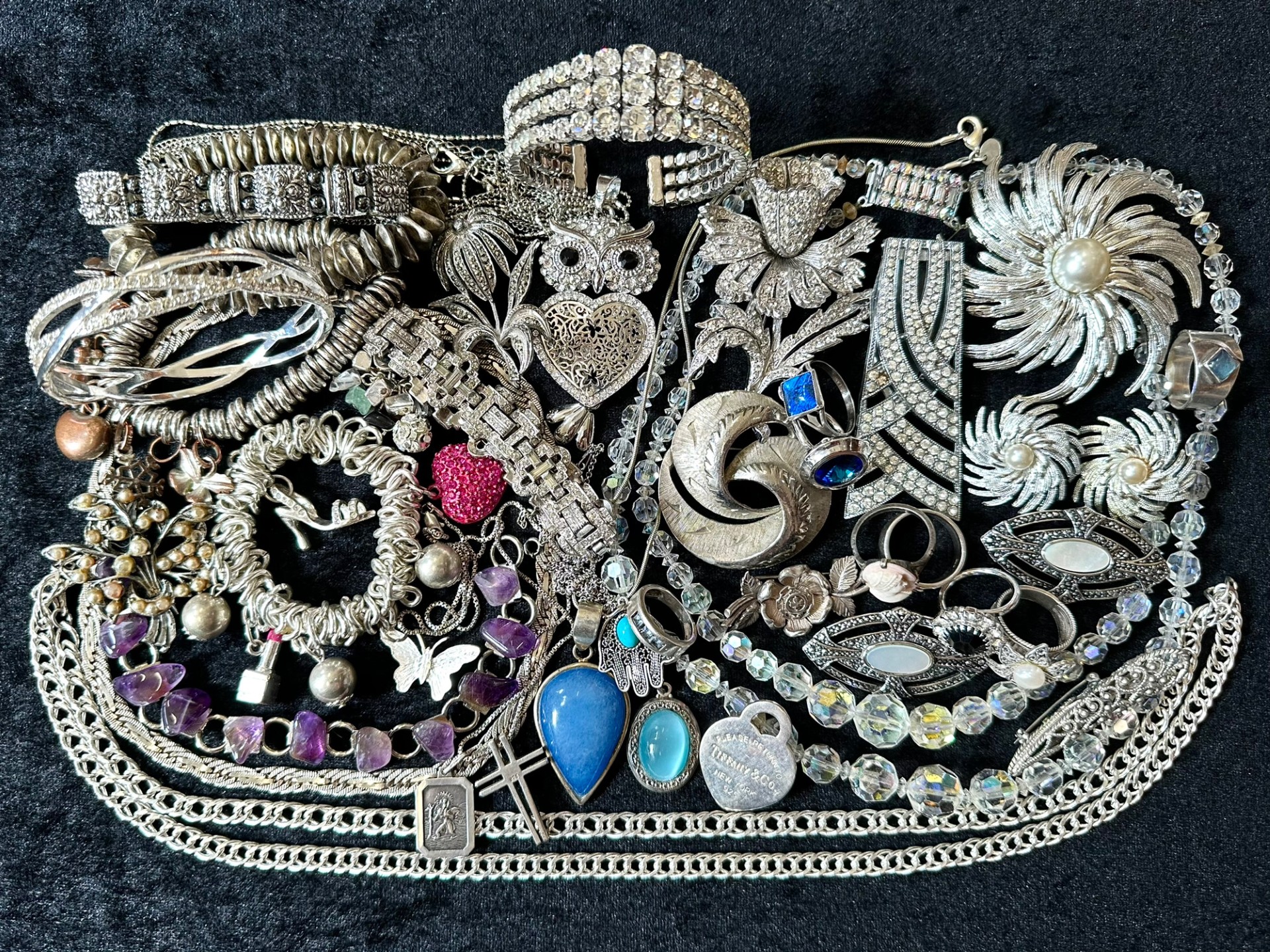 Box of Quality Vintage Costume Jewellery, including chains, pendants, bracelets, bangles,