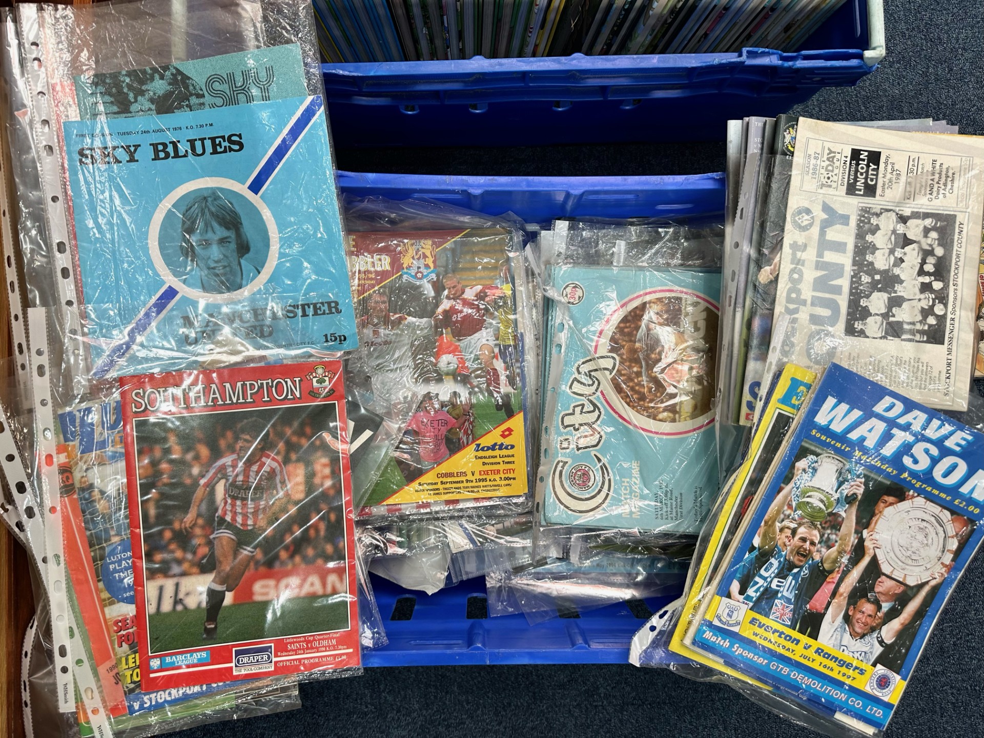 Large Collection of Comics, Magazines & Newspapers, including 107 Roy of the Rovers Comics 80/90' - Image 3 of 3