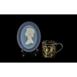 Wedgwood Silver Jubilee Limited Edition Medallion in pale blue Jasper with white bas-relief portrait