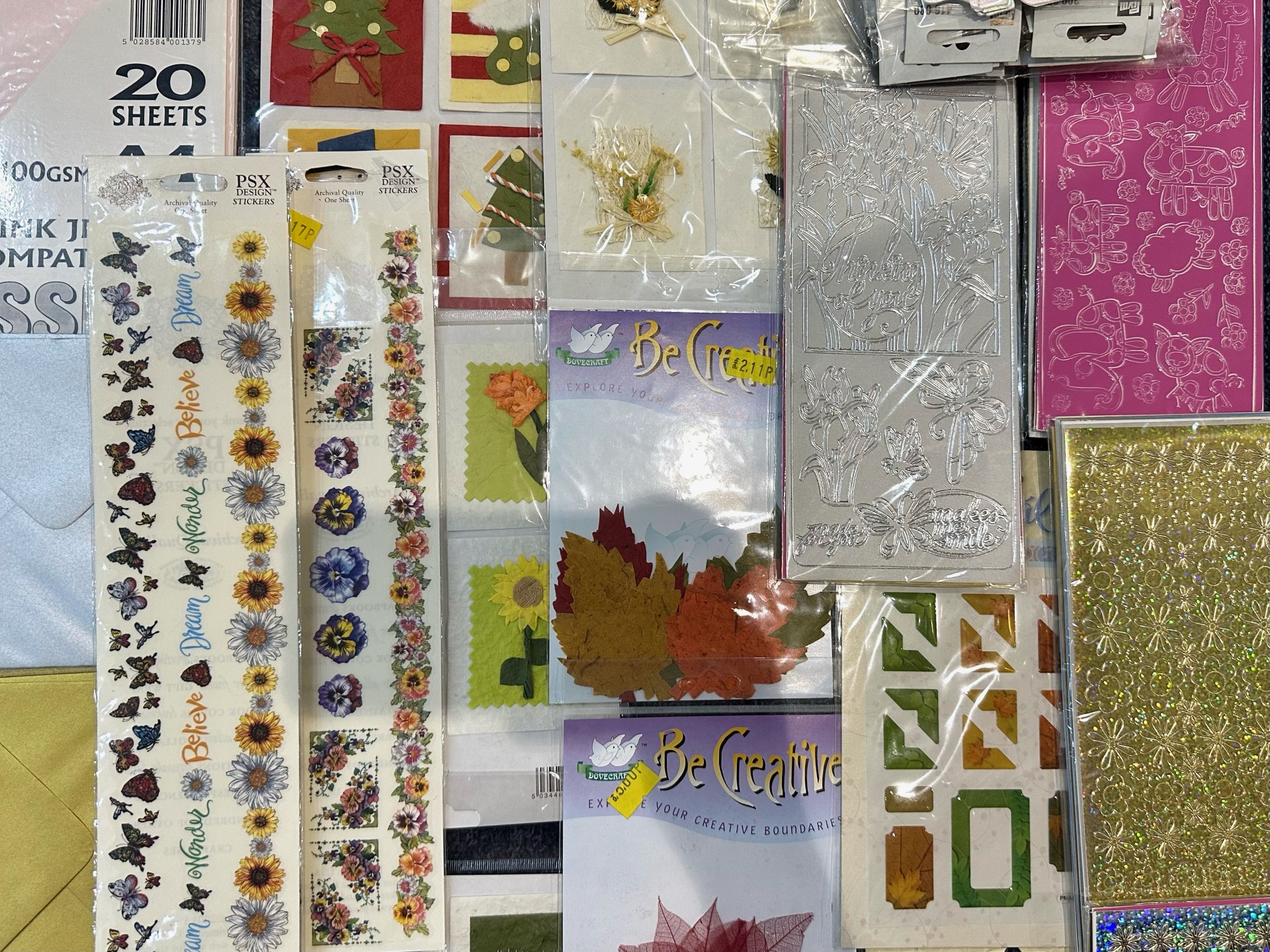 Haberdashery Interest - A Box of Craft Products For Card Making, scrap booking, etc. A large - Bild 2 aus 3