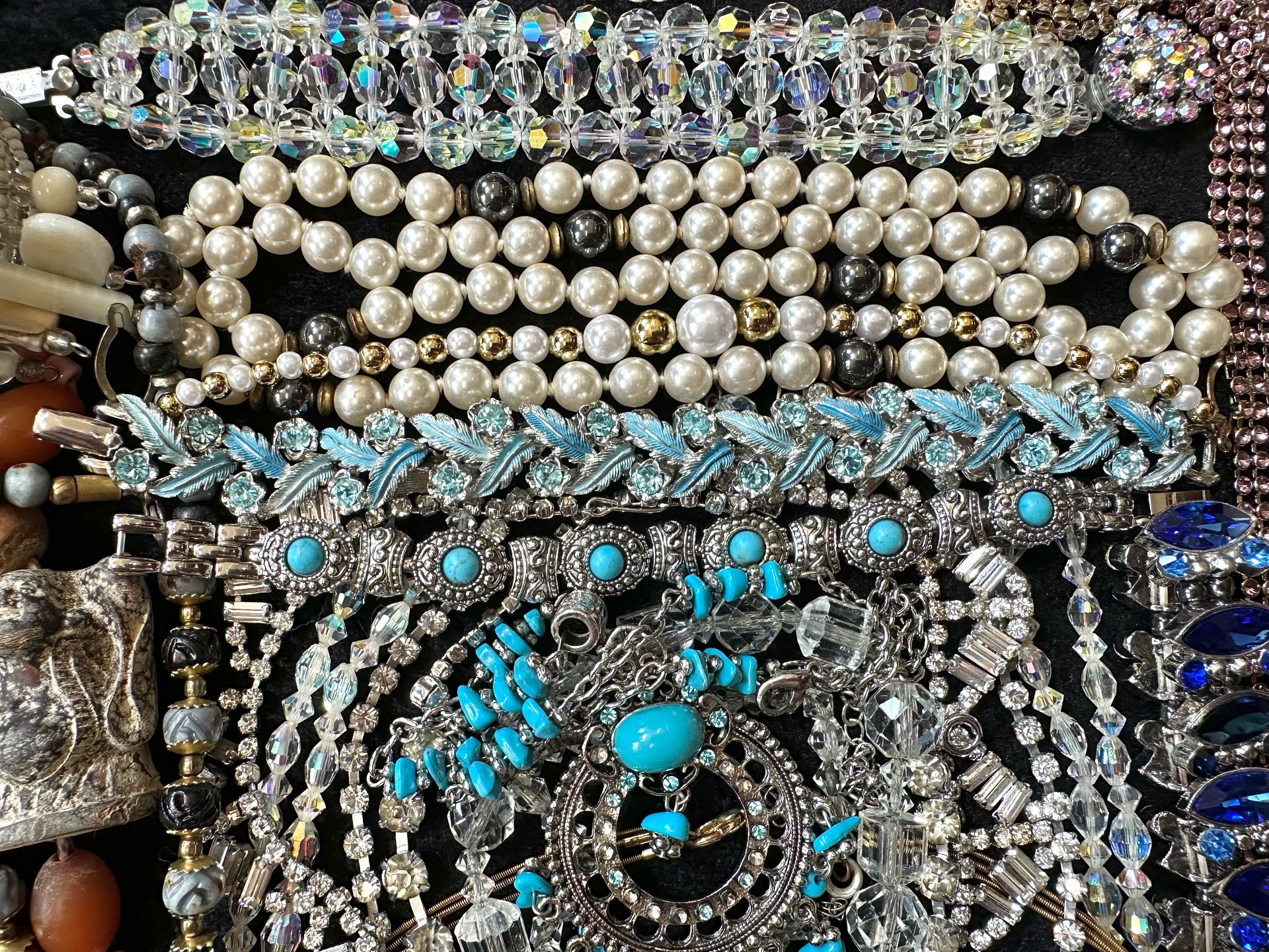 Costume jewellery amber - malachite - glass necklaces. large amount of costume jewellery, - Image 2 of 4